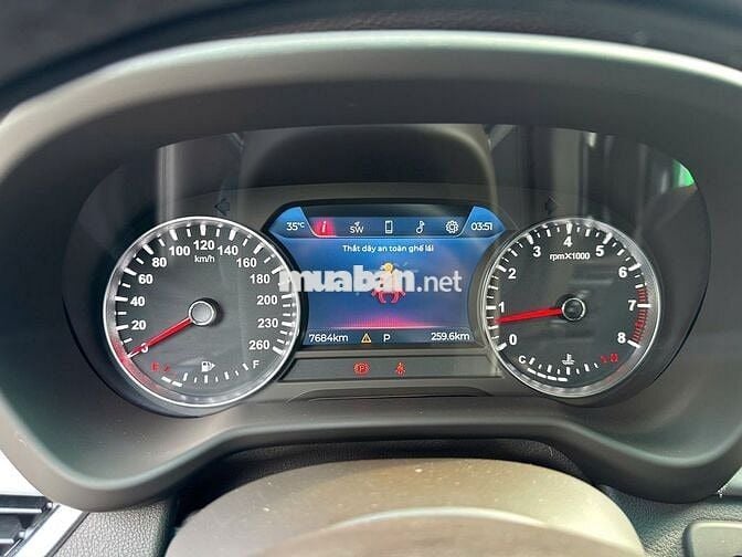 Vinfast Lux SA Premium 2019 - Màu đỏ - 7.000km