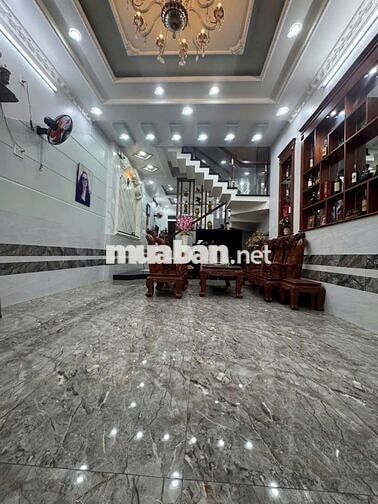 CẦN TIỀN BÁN NHÀ GẤP ĐỊNH CƯ NƯỚC NGOÀI GIÁ 18,5 TỶ HẠ GIÁ CÒN 17,5 TỶ