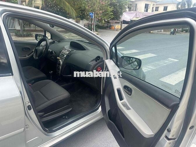 Toyota Yaris số tự động nhập khẩu chính chủ