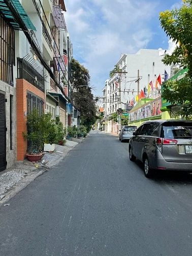 TÒA NHÀ HẺM XE HƠI THÔNG SƯ VẠN HẠNH PHƯỜNG 12 QUẬN 10