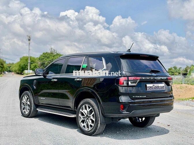 Ford Everest 2025 2.0l Titanium Xe Gia Đình