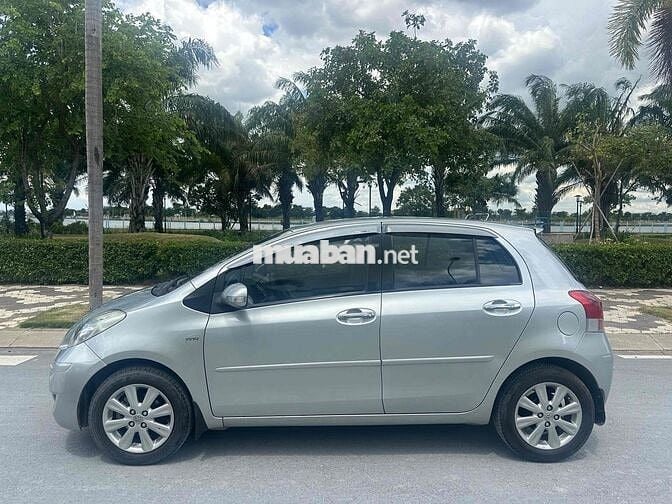 Toyota Yaris số tự động nhập khẩu chính chủ