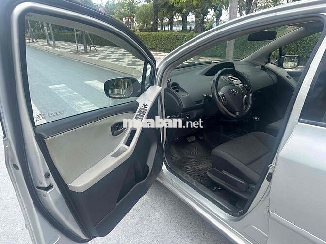 Toyota Yaris số tự động nhập khẩu chính chủ