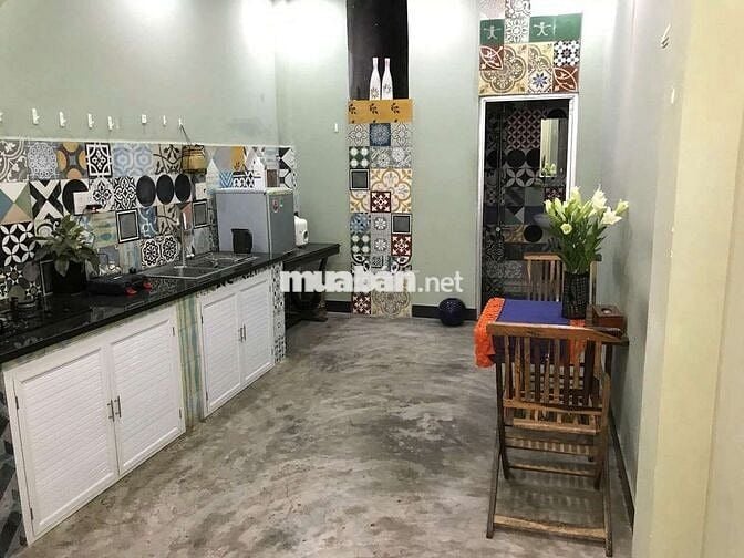 Cho thuê nhà nguyên căn 2PN, 2WC, Trệt lầu, hẻm Đ. Trường Sa, P.17
