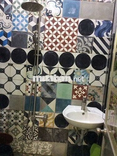Cho thuê nhà nguyên căn 2PN, 2WC, Trệt lầu, hẻm Đ. Trường Sa, P.17