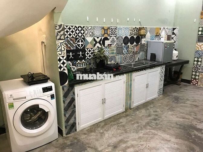 Cho thuê nhà nguyên căn 2PN, 2WC, Trệt lầu, hẻm Đ. Trường Sa, P.17