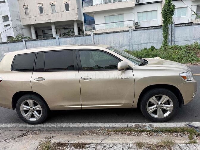 Toyota Highlander Limited AwD