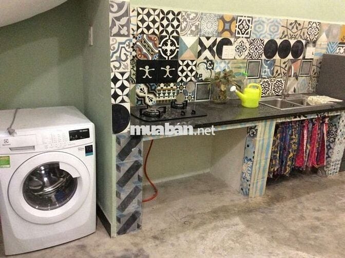 Cho thuê nhà nguyên căn 2PN, 2WC, Trệt lầu, hẻm Đ. Trường Sa, P.17