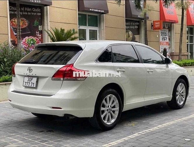 Toyota Venza Trắng 5 chỗ Xăng