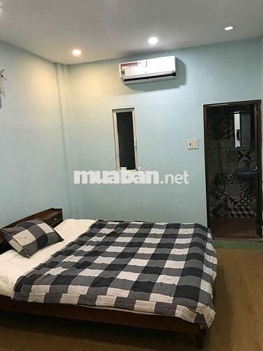 Cho thuê nhà nguyên căn 2PN, 2WC, Trệt lầu, hẻm Đ. Trường Sa, P.17