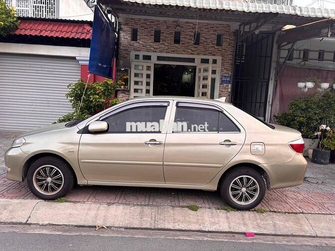 Toyota Vios 2004 Vàng cát