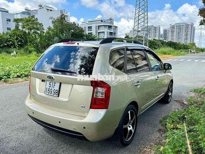 Kia Carens 2.0 full AT Vàng cát Tự động