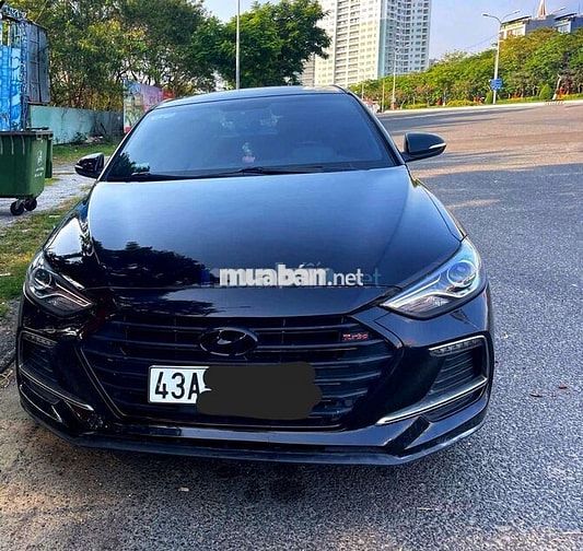 Hyundai Elantra Sport 2018 90000 km Đen