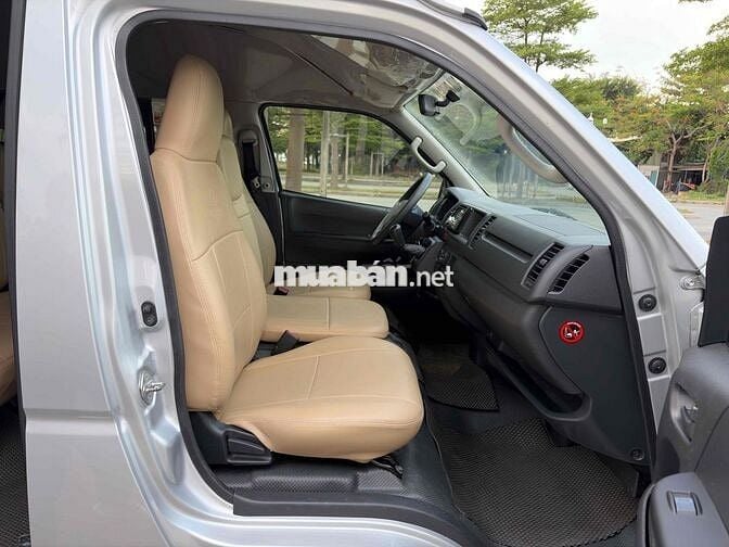 🔴 Toyota Hiace 2017 16 chỗ Bạc xe zin all rất đẹp