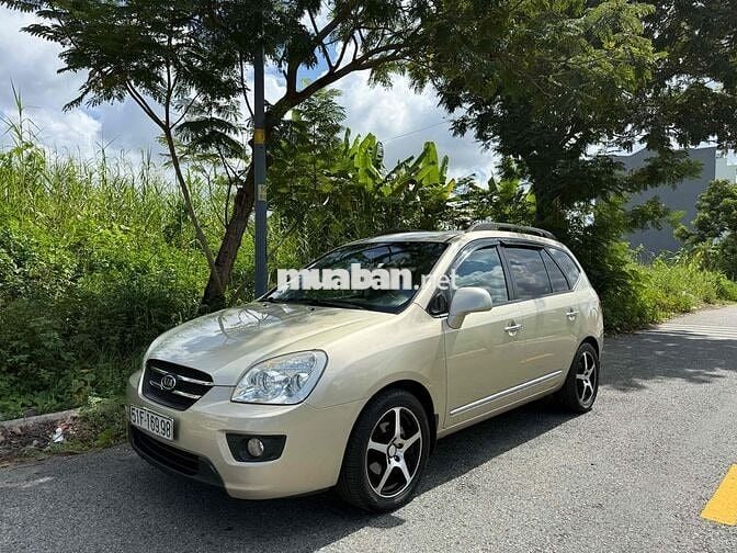 Kia Carens 2.0 full AT Vàng cát Tự động