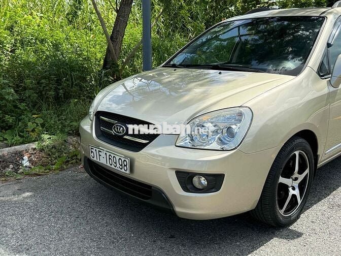 Kia Carens 2.0 full AT Vàng cát Tự động