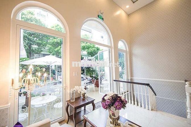 NAM LỄ TÂN CA ĐÊM KS Q7( anh văn giao tiếp tốt)