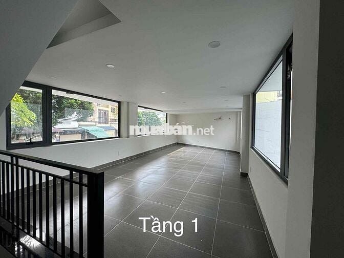 Cho thuê mặt bằng kinh doanh đậu oto thoải mái