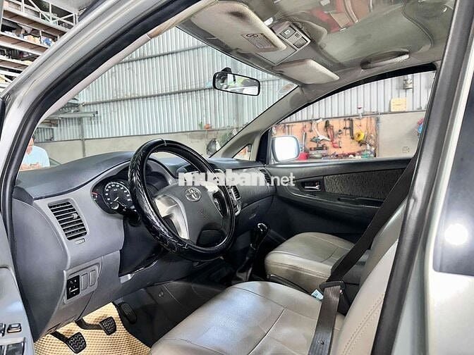 Toyota Innova 2013 Bạc Số sàn