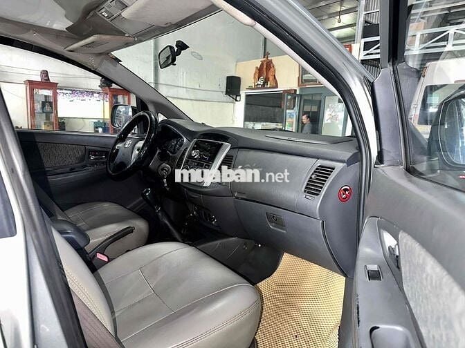 Toyota Innova 2013 Bạc Số sàn