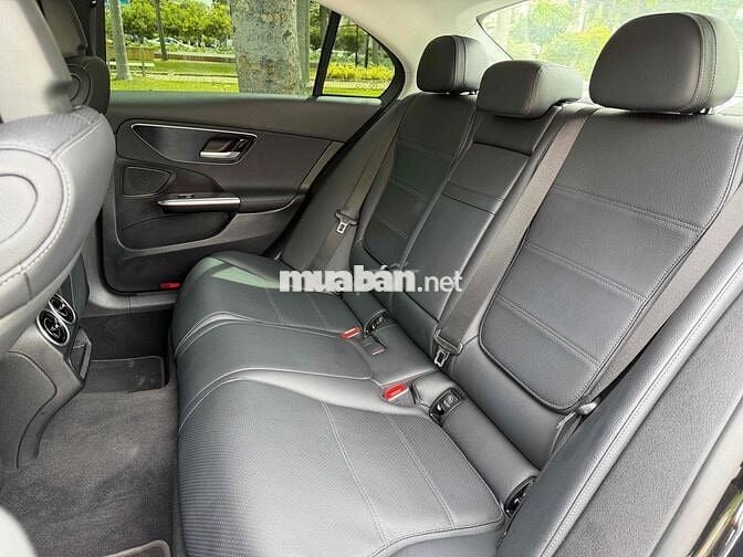 Mercedes-Benz C200 Avan 2024