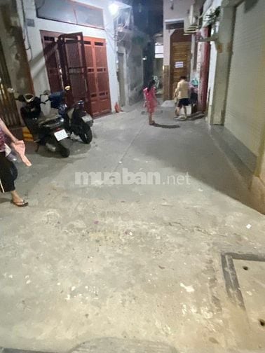 *NHÀ NGAY CHỢ TÂN BÌNH* 3 tầng, chính chủ SHR, tiện mua bán cho thuê