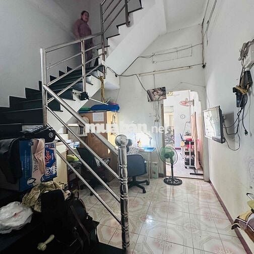 nhà cho thuê nguyên căn ngang 3,2-14m 1 trệt 1 lầu 2 p ngủ .2wc