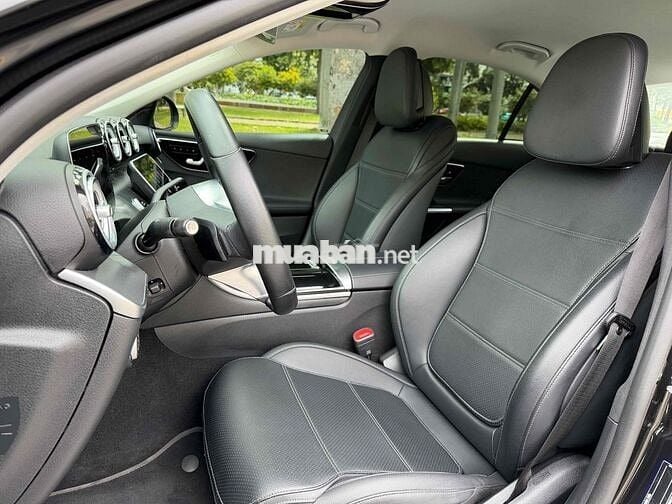 Mercedes-Benz C200 Avan 2024