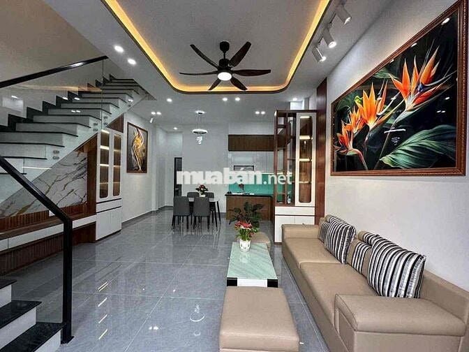 Gia đình tôi cần tiền cần bán căn nhà ngã xã mỹ hạnh nam