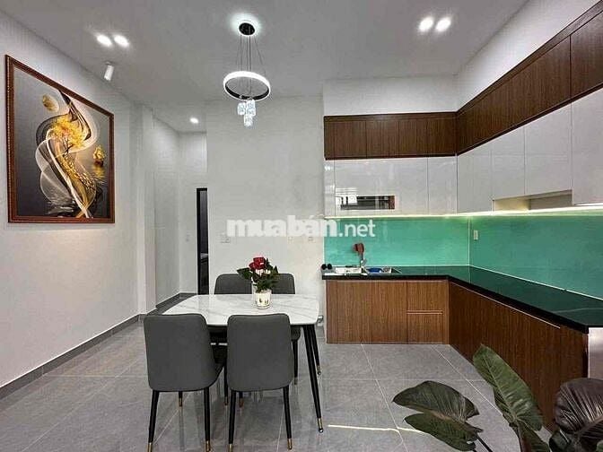 Gia đình tôi cần tiền cần bán căn nhà ngã xã mỹ hạnh nam