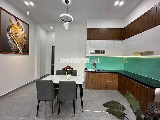 Gia đình tôi cần tiền cần bán căn nhà ngã xã mỹ hạnh nam