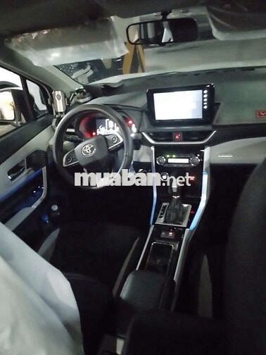 Toyota Veloz 2023 Trắng 17.000 km