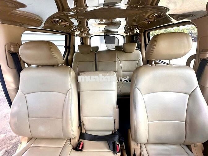 Hyundai Starex 2011 8 chỗ Bạc