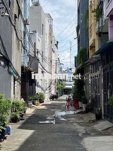 Cho thuê nhà 1 trệt 1 lửng 2 lầu 4PN gần CV Làng Hoa Gò Vấp 14 triệu