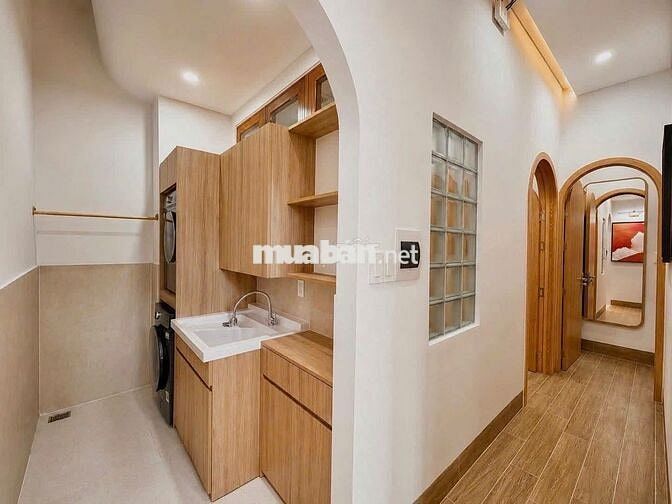 Cho thuê nhà 3 phòng ngủ thiết kế hiện đại đẹp, nội thất cao cấp 