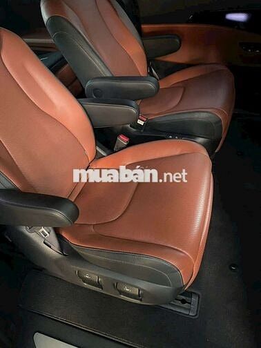 Kia Carnival Signature 2023 7 chỗ Đỏ 70000 km