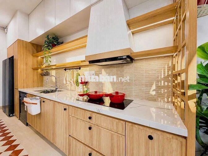 Cho thuê nhà 3 phòng ngủ thiết kế hiện đại đẹp, nội thất cao cấp 