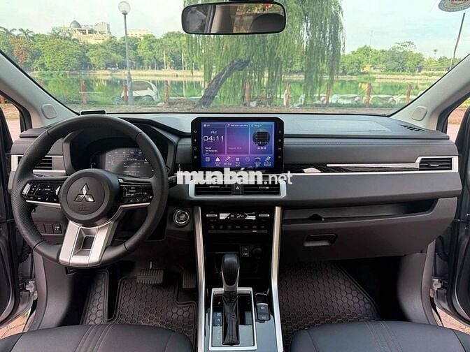 Mitsubishi Xpander Premium 2025 Bạc 5000 km