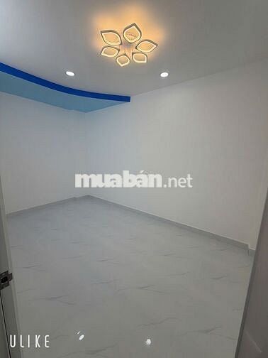 Cần bán căn nhà gần trường học các cấp, bệnh viện, chợ.