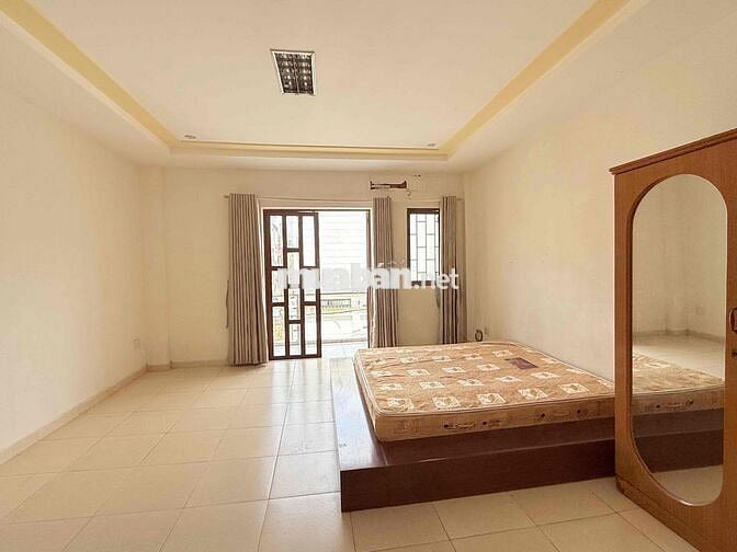 phòng ban công thoáng rộng rãi kdc gia hoà gần ql50 bx q8 ueh