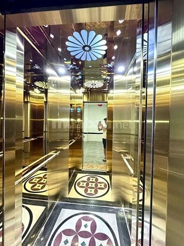 Bán Căn Nhà Dòng Tiền 8 Tầng Ô Tô Tránh.