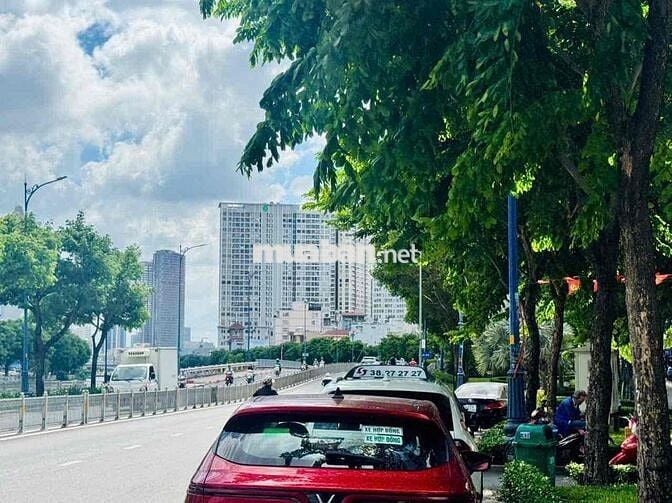ĐẤT THỔ CƯ HIỆN HỮU 240M2 - NGANG 7.5M - TRỤC BẾN VÂN ĐỒN QUẬN 4