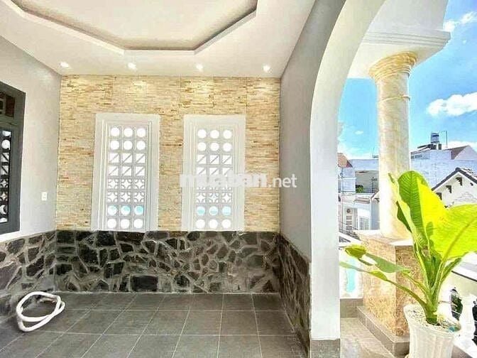 Nhà 2 lầu 4pn có nội thất KDC 91B