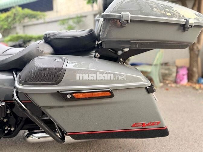 Harley Davidson CVO Street Glide 117 ABS 2018 Xám
