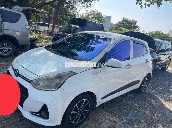 Hyundai Grand i10 Trắng 5 chỗ