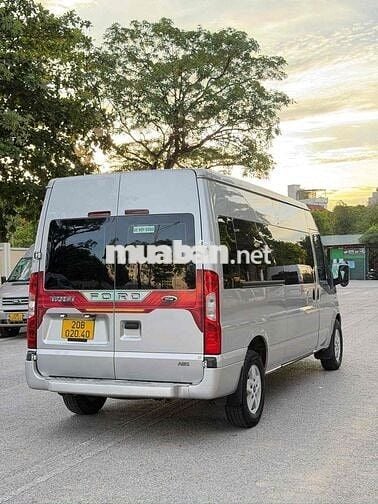 Ford Transit 2018 Ghế Âu Bạc