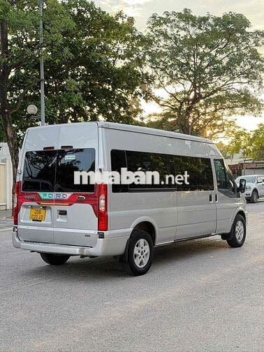 Ford Transit 2018 Ghế Âu Bạc