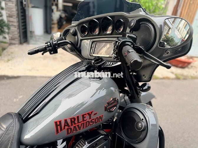 Harley Davidson CVO Street Glide 117 ABS 2018 Xám
