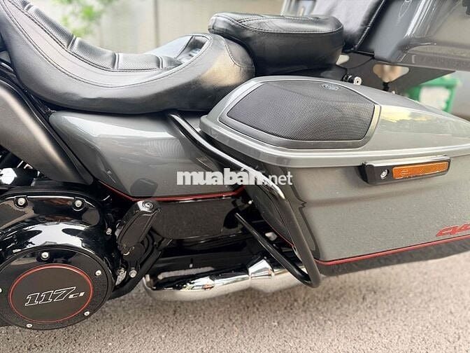 Harley Davidson CVO Street Glide 117 ABS 2018 Xám