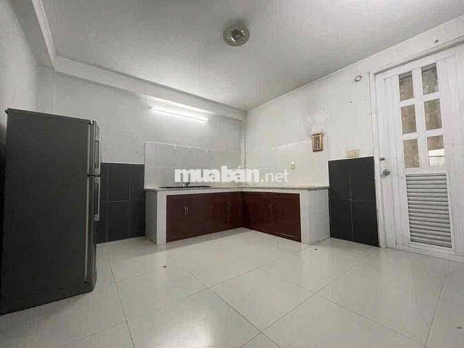 cho thuê nhà mặt tiền nội bộ 5PN kdc Bình Phú gần công viên , siêu thi